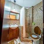 Cosy Central Hideaway Home 콘스탄차