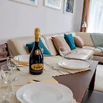 Cosy Central Hideaway Home * 콘스탄차